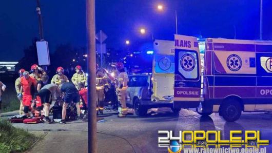 Kolizja na skrzyżowaniu w Opolu: Mężczyzna reanimowany i zabrany do szpitala