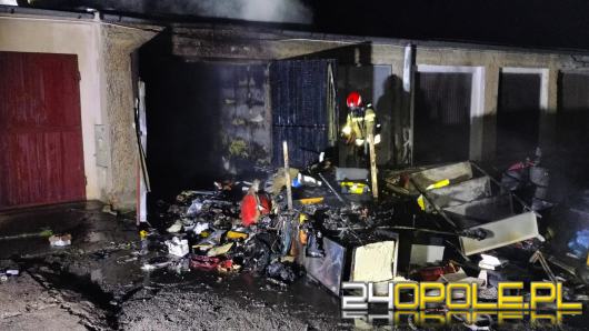 Pożar garażu w Kluczborku - jedna osoba ranna