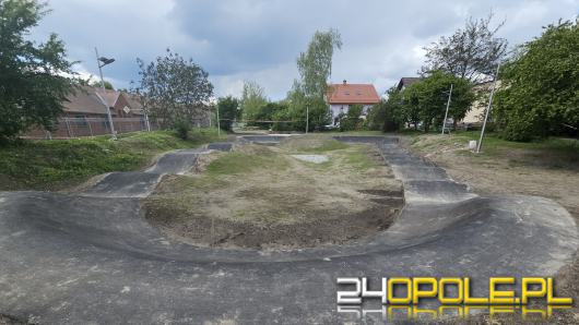 Nowy pumptrack dla młodych mieszkańców Półwsi już prawie gotowy