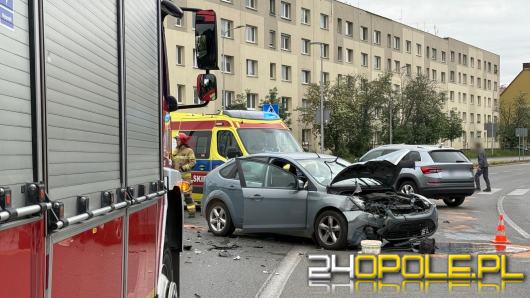 Wypadek na Armii Krajowej. Jeden z kierowców trafił do szpitala