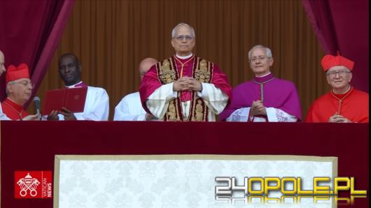 Pierwsze słowa papieży to coś więcej niż formalność - to moment o głębokiej symbolice