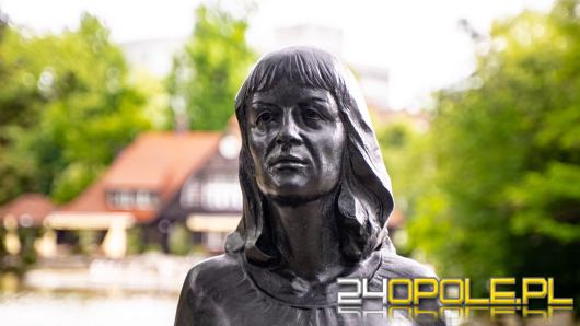 Czarny Anioł wraca do Opola - odsłonięcie pomnika Ewy Demarczyk już w czwartek