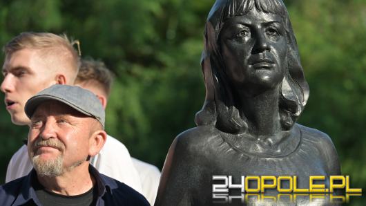 Ewa Demarczyk wraca do Opola - nowy pomnik uroczyście odsłonięty
