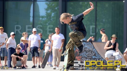 Opole świętuje Dzień Deskorolki. Były triki na deskach, teraz pora na koncert