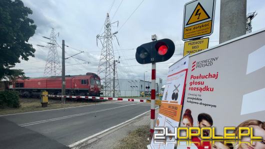Żółta naklejka ratuje życie. Jak działa i dlaczego warto ją znać?
