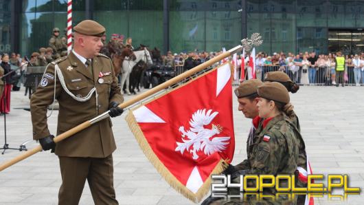 Uroczysta przysięga żołnierzy 17. OBOT w Opolu z wymiarem historycznym