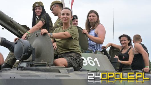 Czołgi, pasja i mundury. W Winowie trwa zlot militarny "Tarcza 2025"