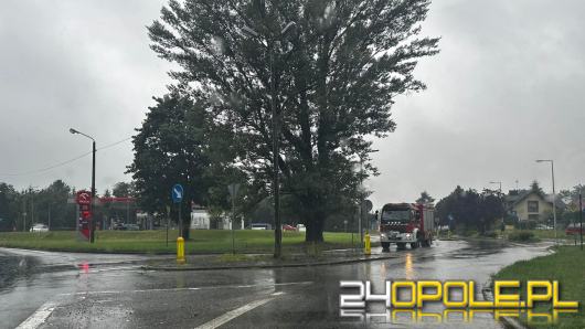 Intensywne opady w regionie. Ponad 30 interwencji straży pożarnej, głównie w powiecie nyskim