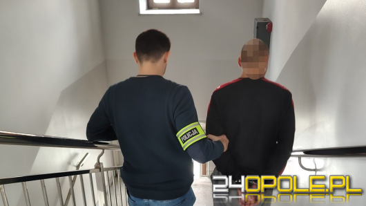 32-letni recydywista znów dokonał kradzieży. Teraz grozi mu do 15 lat więzienia