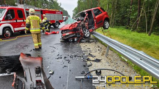 Wypadek na DK45 między Bierdzanami a Jełową. Jedna osoba reanimowana, droga zablokowana