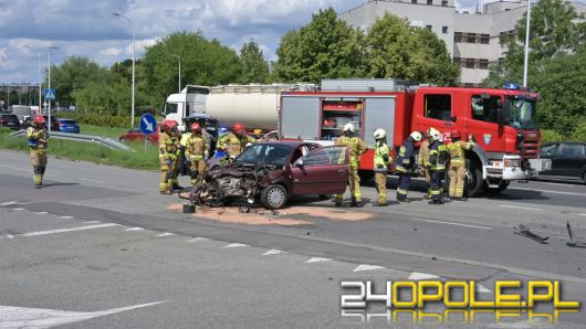 Wypadek na ul. Sosnkowskiego w Opolu. Dwie osoby poszkodowane