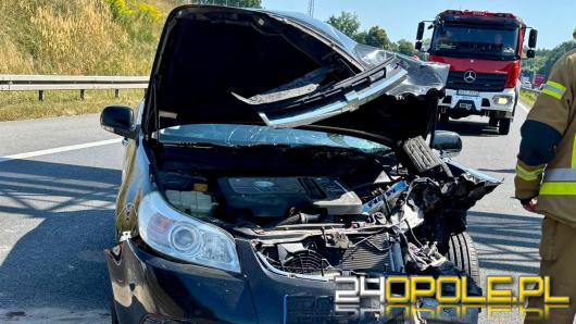 Wypadek trzech aut na A4. Jedna osoba w szpitalu, apel o tworzenie korytarza życia