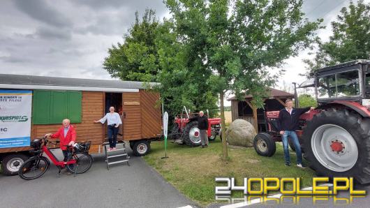 1000 km rowerami i starymi ciągnikami. Niemieccy rolnicy z akcją dla polskich dzieci