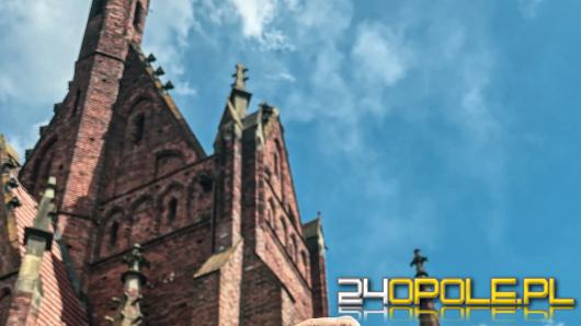 Niezwykłe odkrycie w Wołczynie. W wieży kościoła parafialnego odnaleziono kapsułę sprzed lat