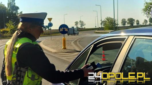 Jechał skodą z wydrukowaną tablicą rejestracyjną, pod wpływem alkoholu i z narkotykami