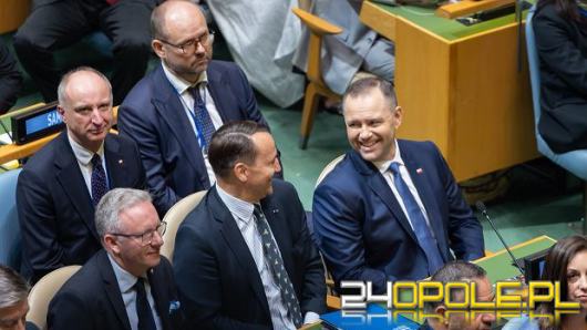 Nowy lider i niespodziewany awans. Wrześniowy sondaż zaskakuje wynikami