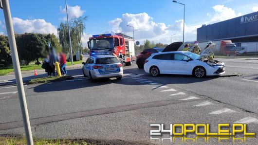 Zderzenie dwóch pojazdów na ul. Partyzanckiej w Opolu. Jedna osoba poszkodowana