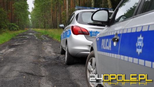 Zgubili się w lesie podczas grzybobrania. Policjanci z Krapkowic odnaleźli starsze małżeństwo