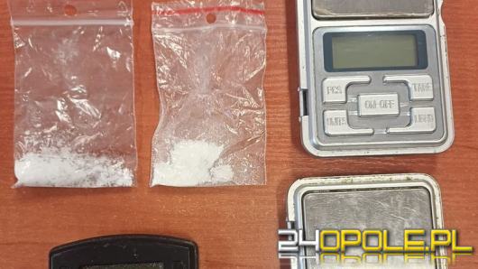 Wybrał się z podróż z amfetaminą - został zatrzymany razem z dilerem
