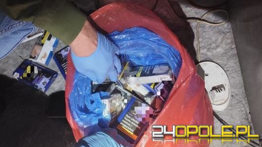  Zainspirował się Świętym Mikołajem i schował łupy za kominem