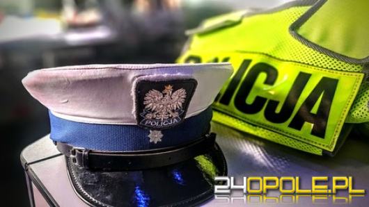 Pijany kierowca uderzył w zaparkowane auto w Zawadzkiem. Miał prawie 2,5 promila