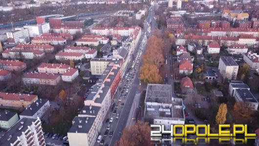 Opole stoi w korkach. MZD odpowiada, jak długo to potrwa (WIDEO)