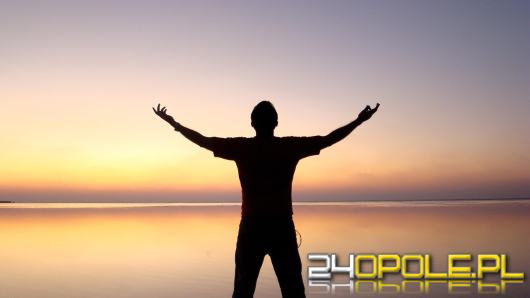 "Nocna rozmowa z przyszłością". Historia Dominika, która uczy, czym naprawdę jest wolność