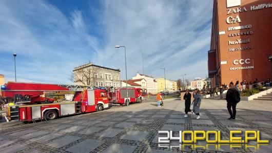 Pożar w galerii Solaris. Ewakuowano kilkaset osób, jedna osoba poszkodowana
