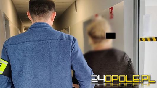 Nie dość, że poszukiwana to i zaopatrzona. 40-latka w więzieniu