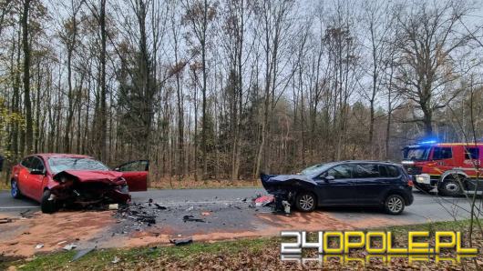 Zderzenie dwóch samochodów na trasie Korfantów-Sowin