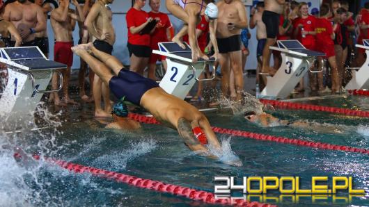 Sportowe emocje do późnej nocy. XVI Nocne Pływanie Długodystansowe w Opolu za nami