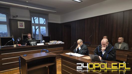 "Absurd i farsa" - tak oskarżeni oceniają postępowanie. "Sprawa kredy" ponownie w Nysie (WIDEO 