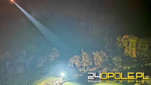 Poszukiwania 44-latki: Drony i ratownicy przeczesywali teren nad rzeką, znaleziono ślad