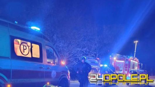 Potrącenie pieszego na drodze Kluczbork-Kuniów. Trasa całkowicie zablokowana