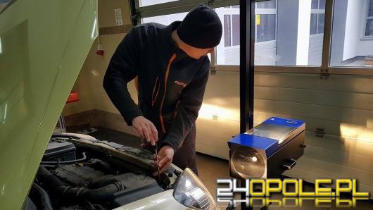 Sprawdź, gdzie bezpłatnie sprawdzisz światła w swoimi pojeździe 