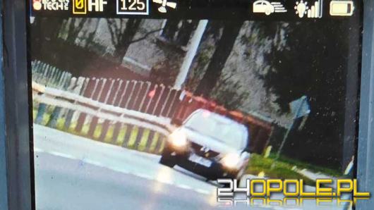 Młody kierowca mknął jak rakieta, wylądował bez uprawnień