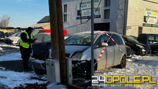 Zdarzenie drogowe w Lubrzy. Jeden z kierowców trafił do szpitala