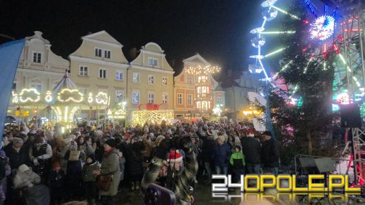 Jarmark Bożonarodzeniowy oficjalnie otwarty. Sprawdziliśmy, ile kosztują świąteczne przysmaki