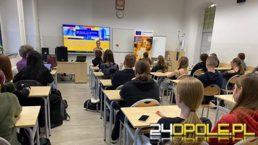 "Back to School" w Opolu - trzy spotkania młodzieży z przedstawicielką Komisji Europejskiej