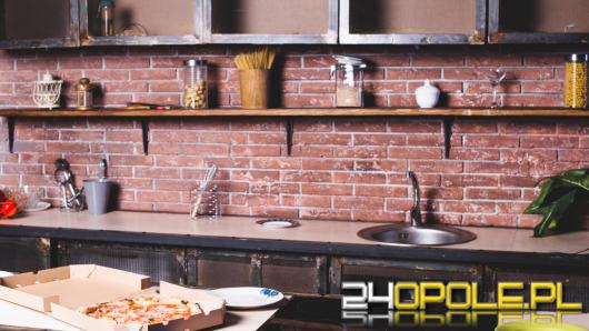 Cegła w kuchni - na jakich ścianach ma sens, a gdzie lepiej jej nie kłaść?