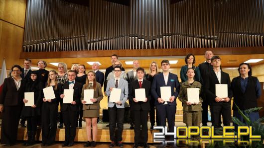 Uroczyste wręczenie stypendiów Ministra Edukacji i Prezesa Rady Ministrów w Opolu