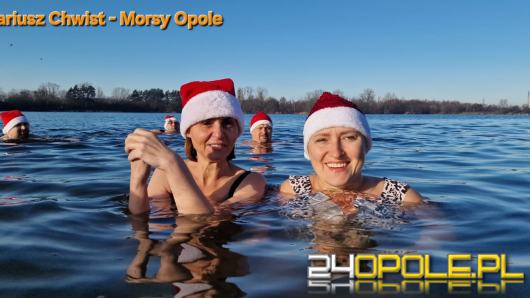 Jakie korzyści może mieć morsowanie dla kobiet 40+? Opolskie morsy znów spotkały się nad wodą