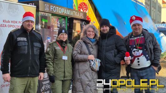 50 osób zostało świętymi Mikołajami w niedzielne popołudnie