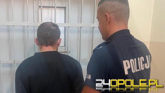 Jednego dnia policjanci z Kluczborka zatrzymali dwóch sprawców przemocy domowej