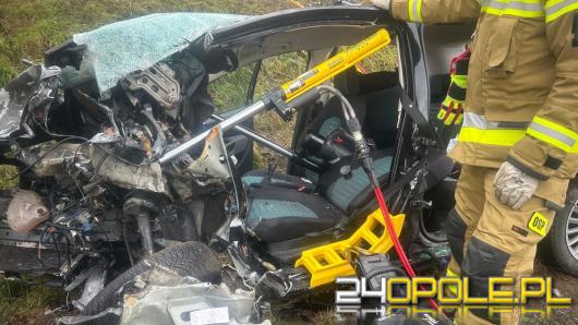 Prokuratura bada tragiczny wypadek pod Strzeleczkami. Zginęło nienarodzone dziecko