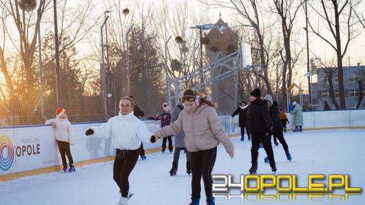 Lodowisko przed Toyota Park już działa. Jazda bez limitu. Zobacz ceny
