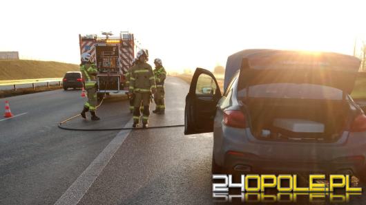 Pożar samochodu osobowego na A4 w kierunku Katowic