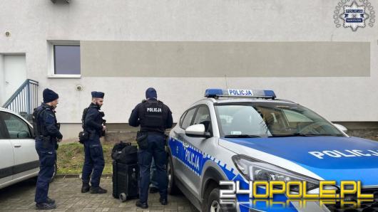 Podejrzana torba przy budynku w Namysłowie.