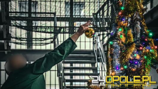 Święta Bożego Narodzenia za wysokimi murami 