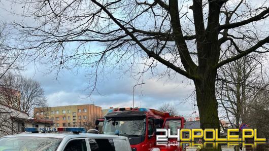 Ulatniający się gaz w budynku przy ul. Archimedesa. Jedna osoba trafiła pod opiekę ratowników